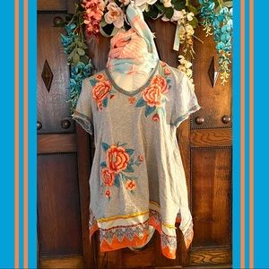 XL Johnny Was Embroidered T-shirt